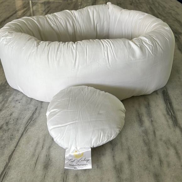 First Landings Newborn Pillow Posing Set 2 Pieces - Picture 2 of 7